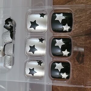 2/$16 Star Press On Toenails